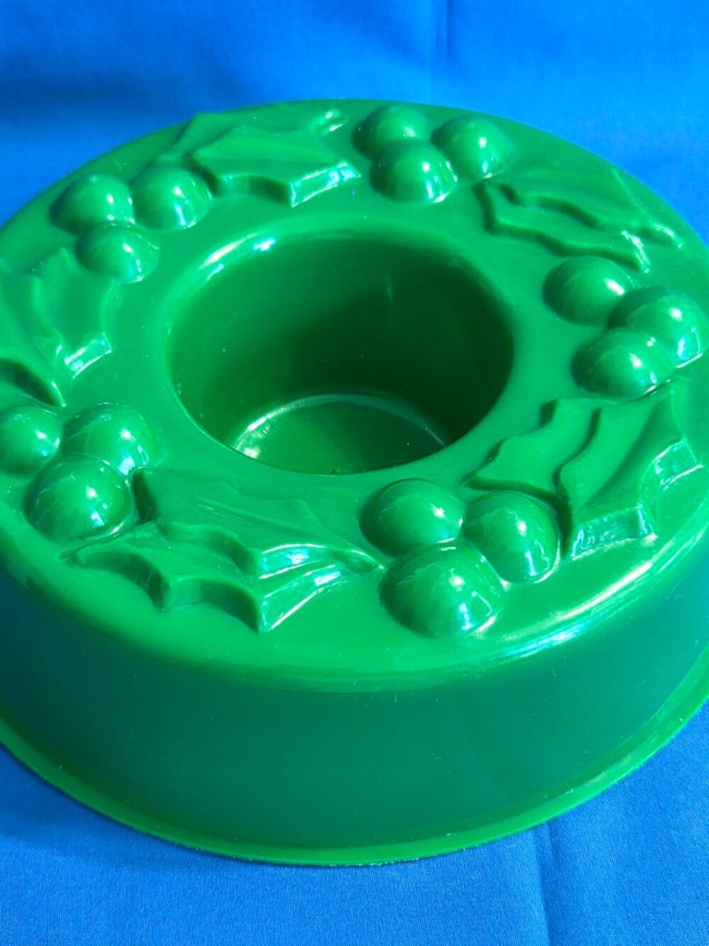Vintage Jell-o WREATH RING MOLD Christmas Holly Berry Jello candy Chocolate Plas